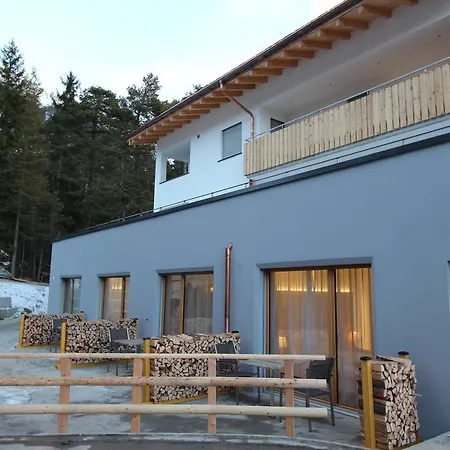 Sportlodge Las Stailas Guest house